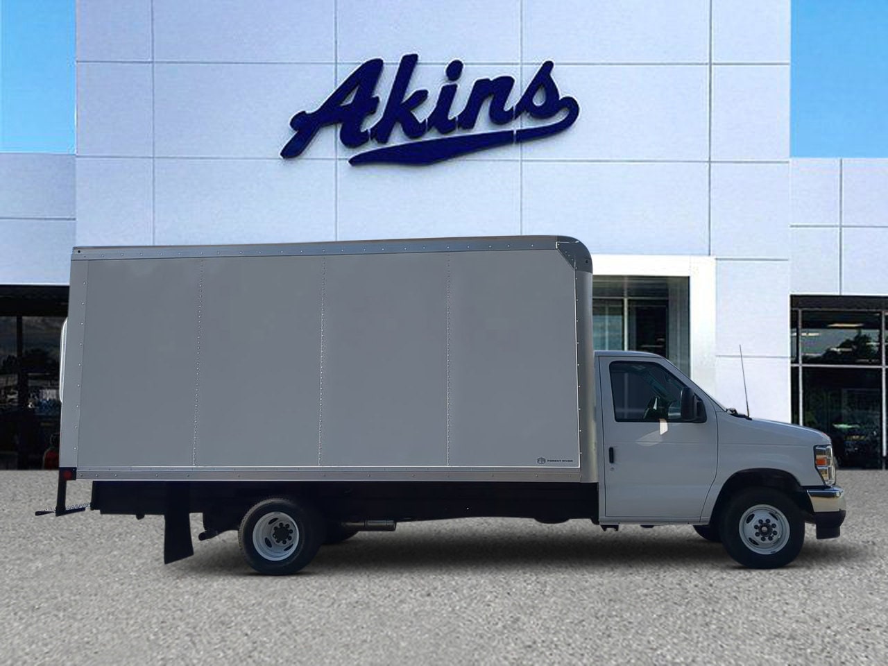 2026 Ford E-Series Cutaway Base's photo