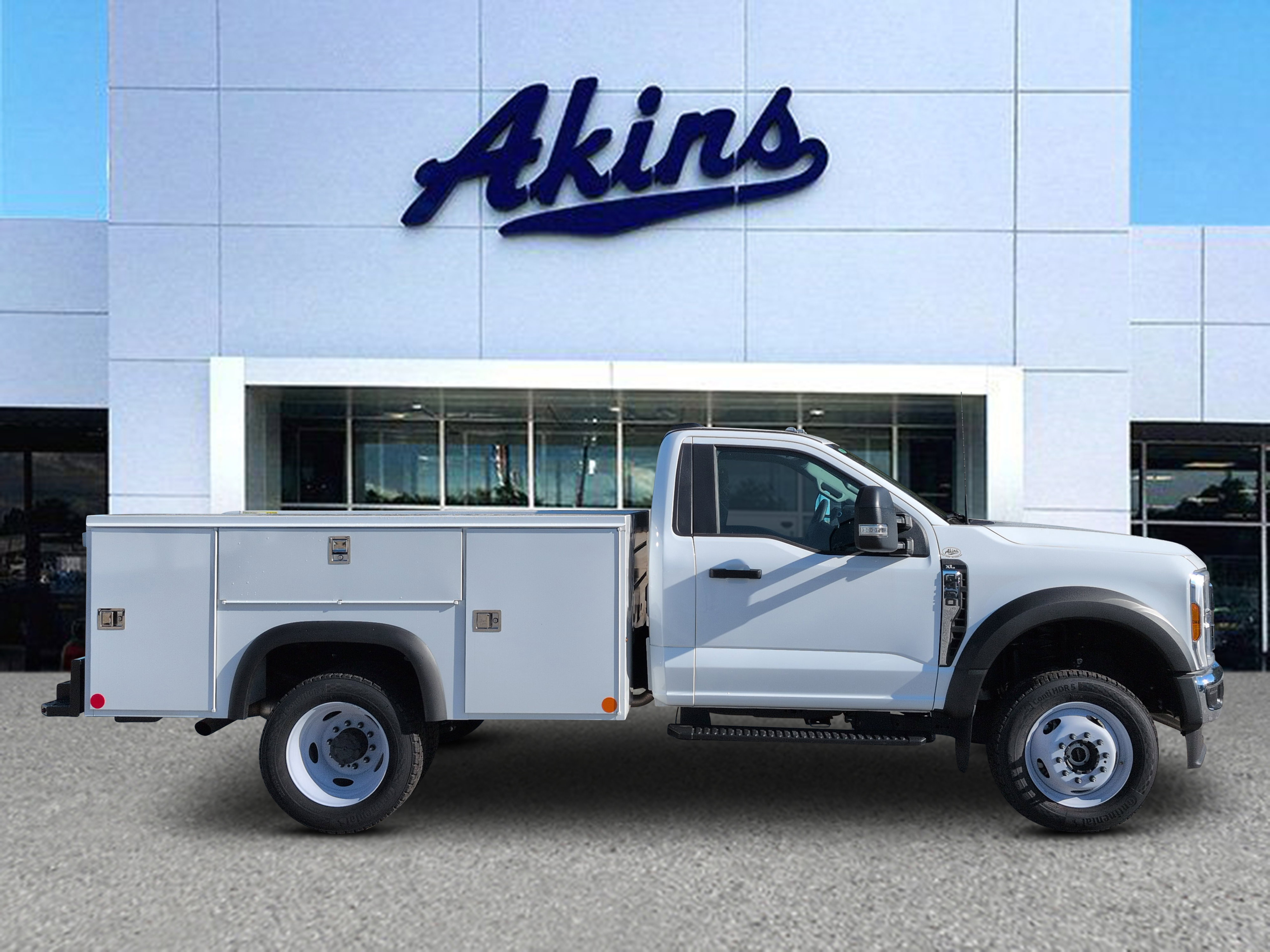 2025 Ford F-450 Super Duty Chassis Cab XL