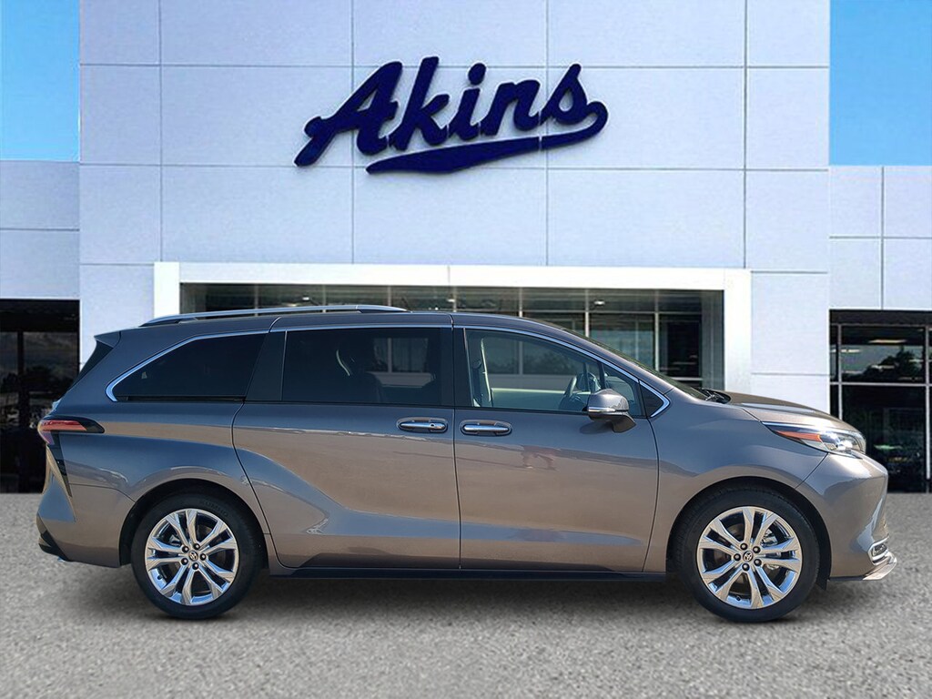 Certified 2023 Toyota Sienna Platinum 7 Passenger PASSENGER VAN