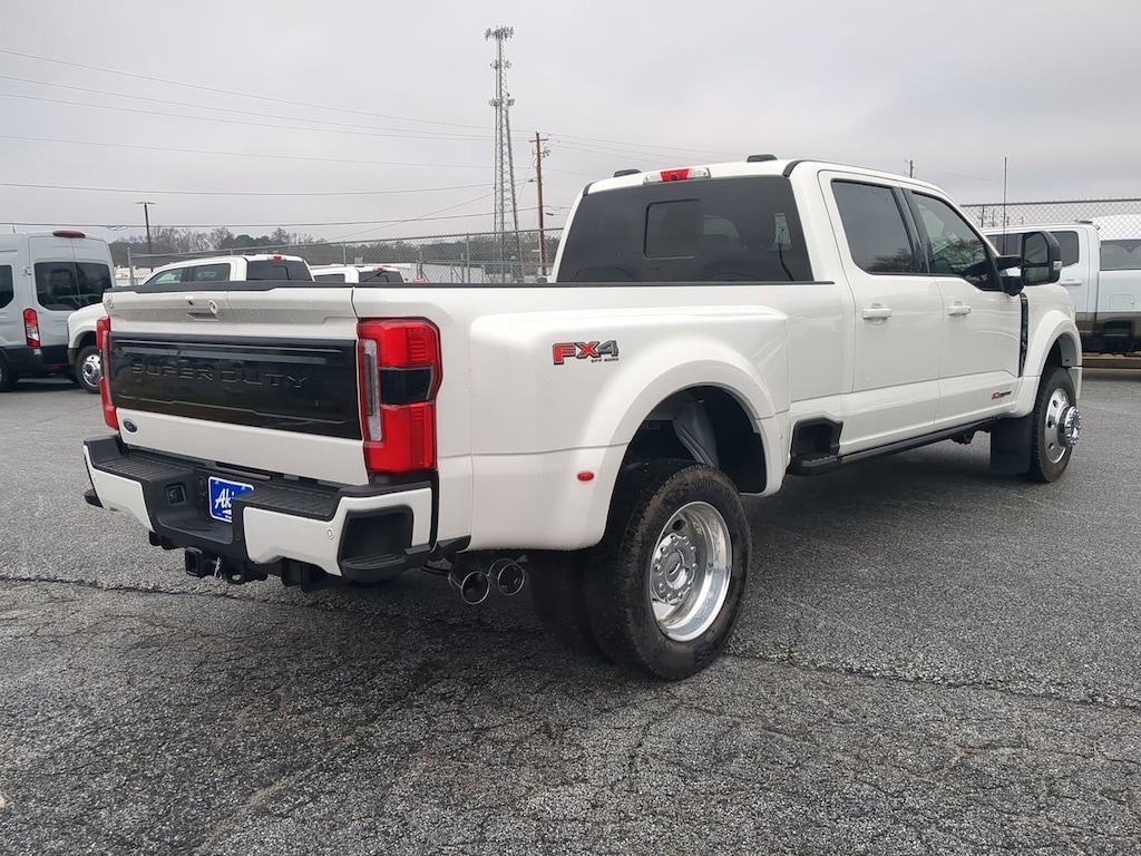 New 2025 Ford Super Duty F-450 DRW Platinum TRUCK