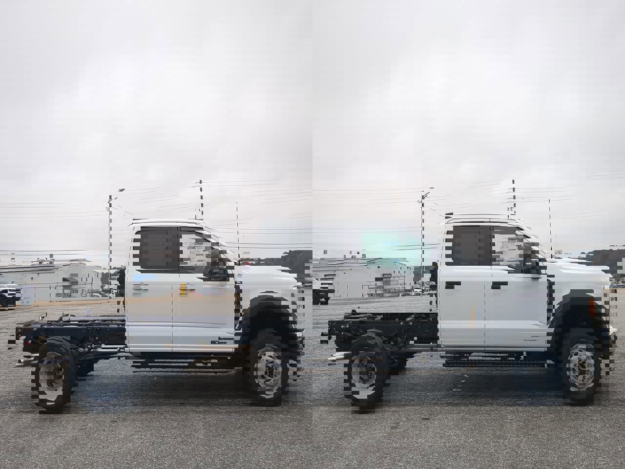 2025 Ford F-450 Super Duty Chassis Cab XL's photo