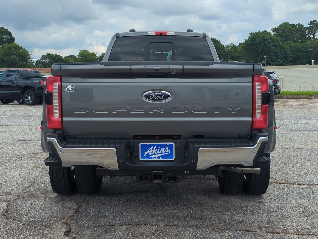 Certified 2025 Ford Superduty Incomplete Lariat DRW CREW CAB LONG BED TRUCK