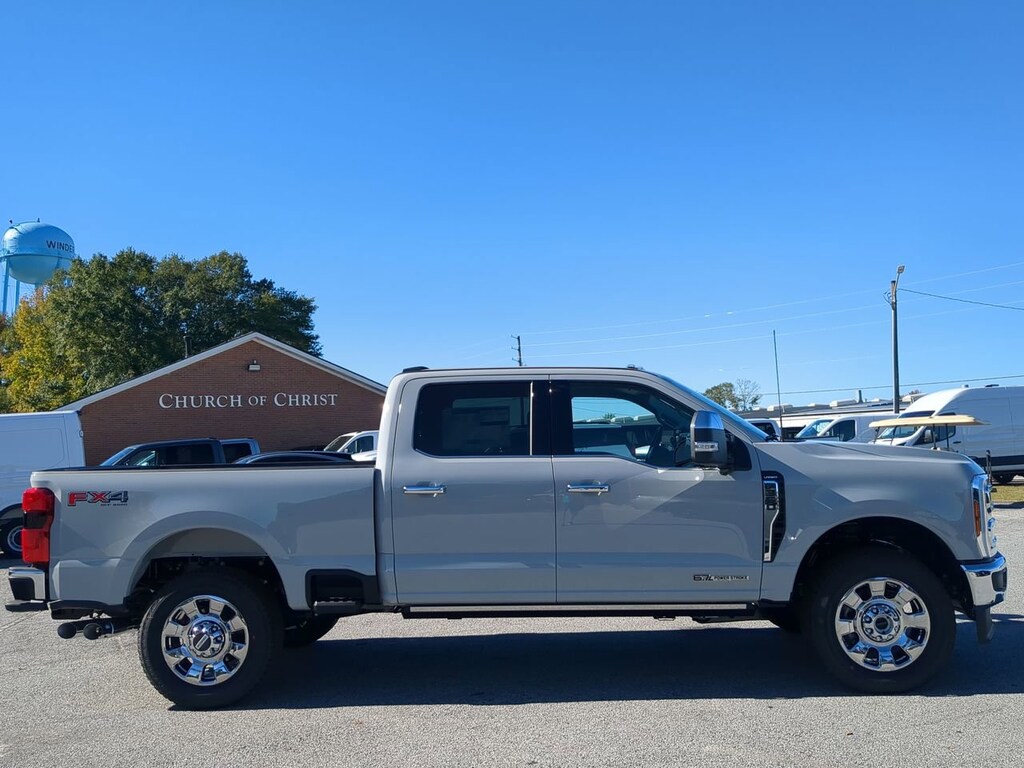 New 2026 Ford Super Duty F-350 SRW LARIAT TRUCK