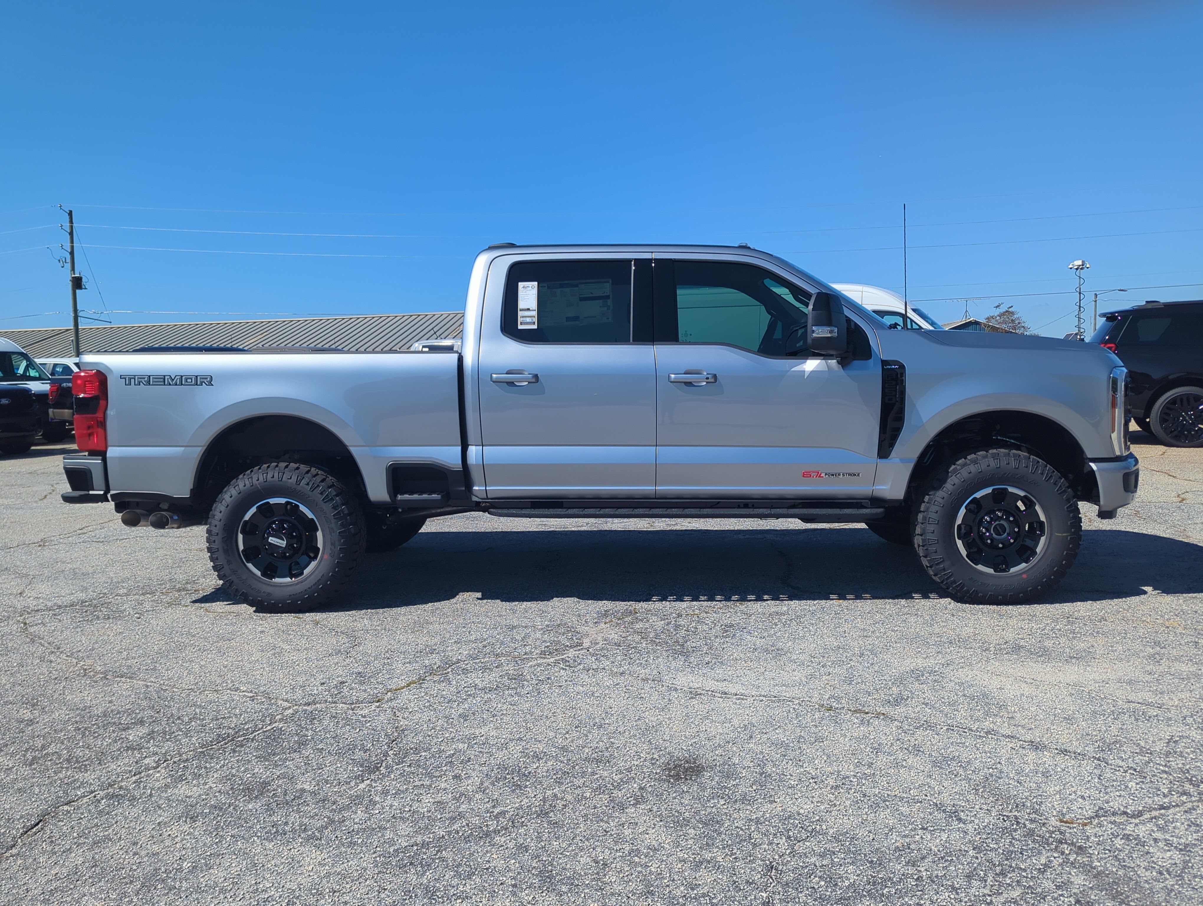 New 2027 Ford Super Duty F-250 SRW LARIAT TRUCK