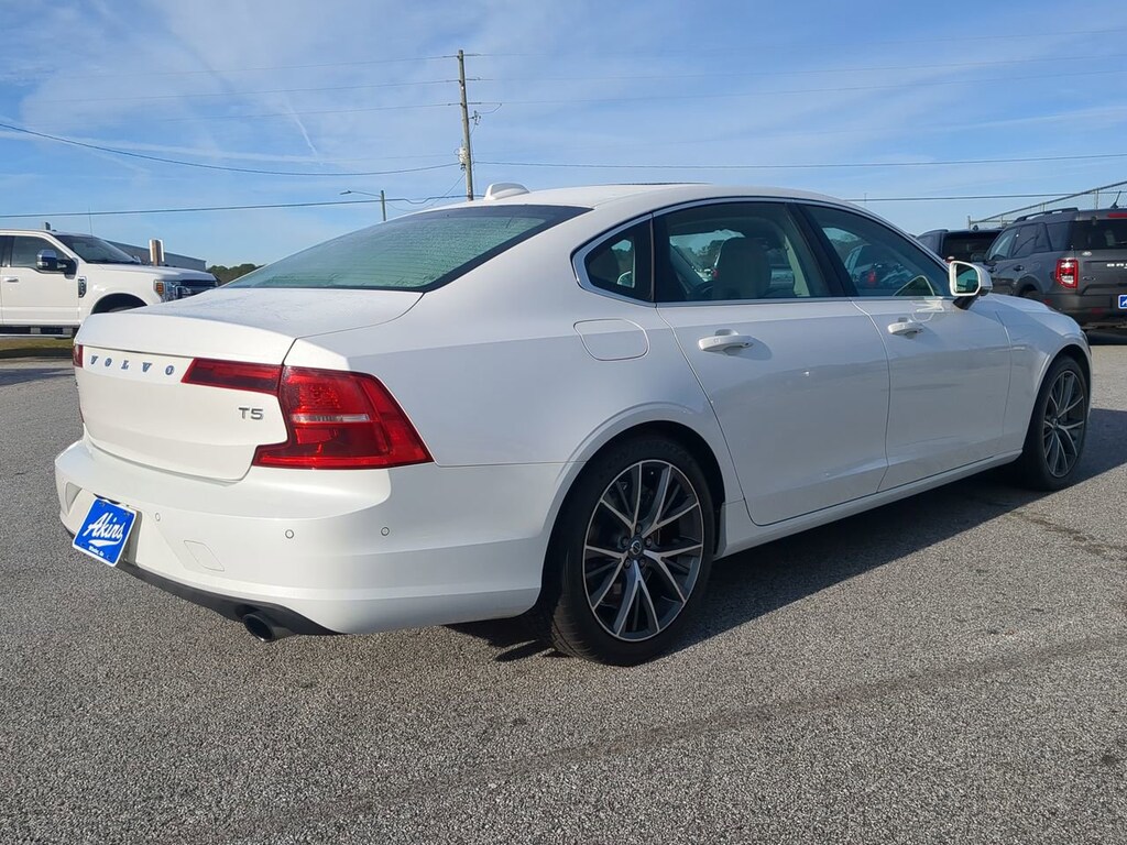 Used 2018 Volvo S90 T5 Momentum Sedan