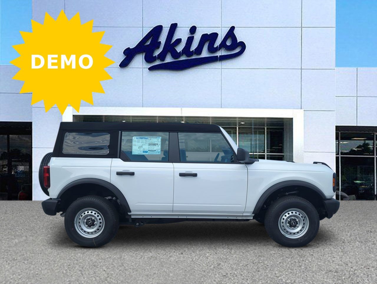 2025 Ford Bronco 4-Door Base's photo