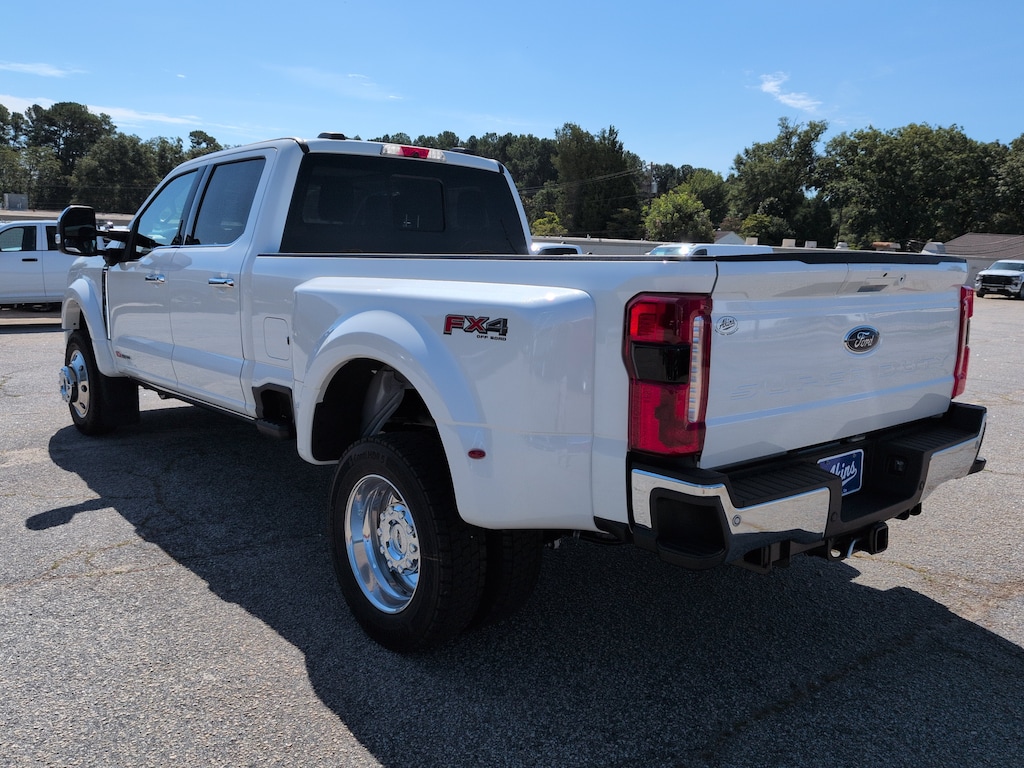 New 2026 Ford Super Duty F-450 DRW LARIAT TRUCK