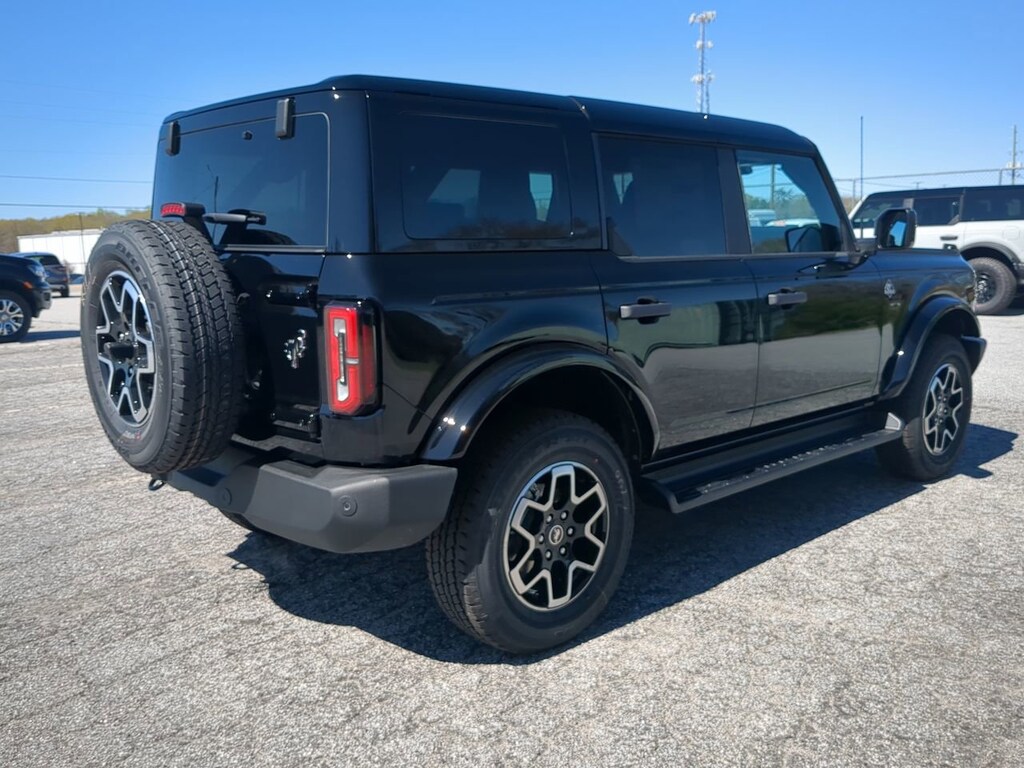 New 2026 Ford Bronco Outer Banks SUV