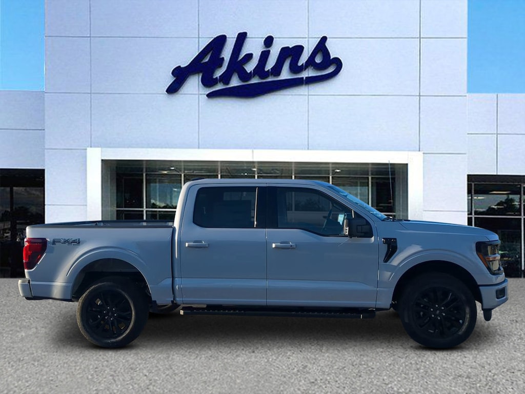 New 2025 Ford F-150 XLT XLT 4WD SuperCrew 5.5 Box