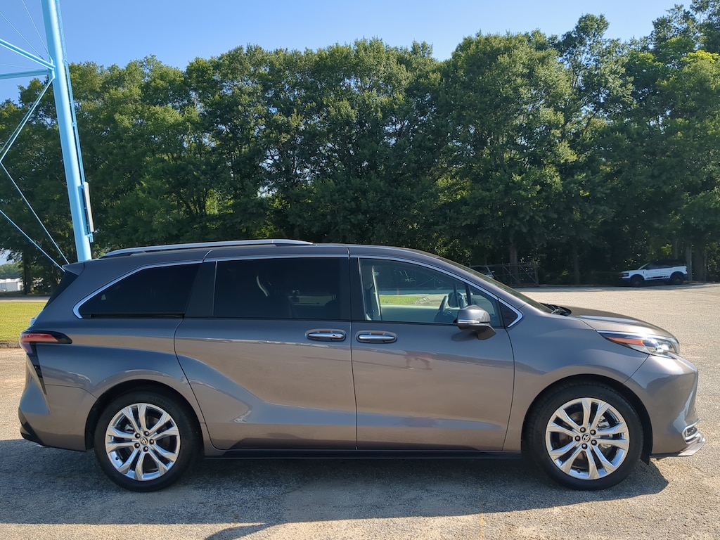 Certified 2023 Toyota Sienna Platinum 7 Passenger PASSENGER VAN