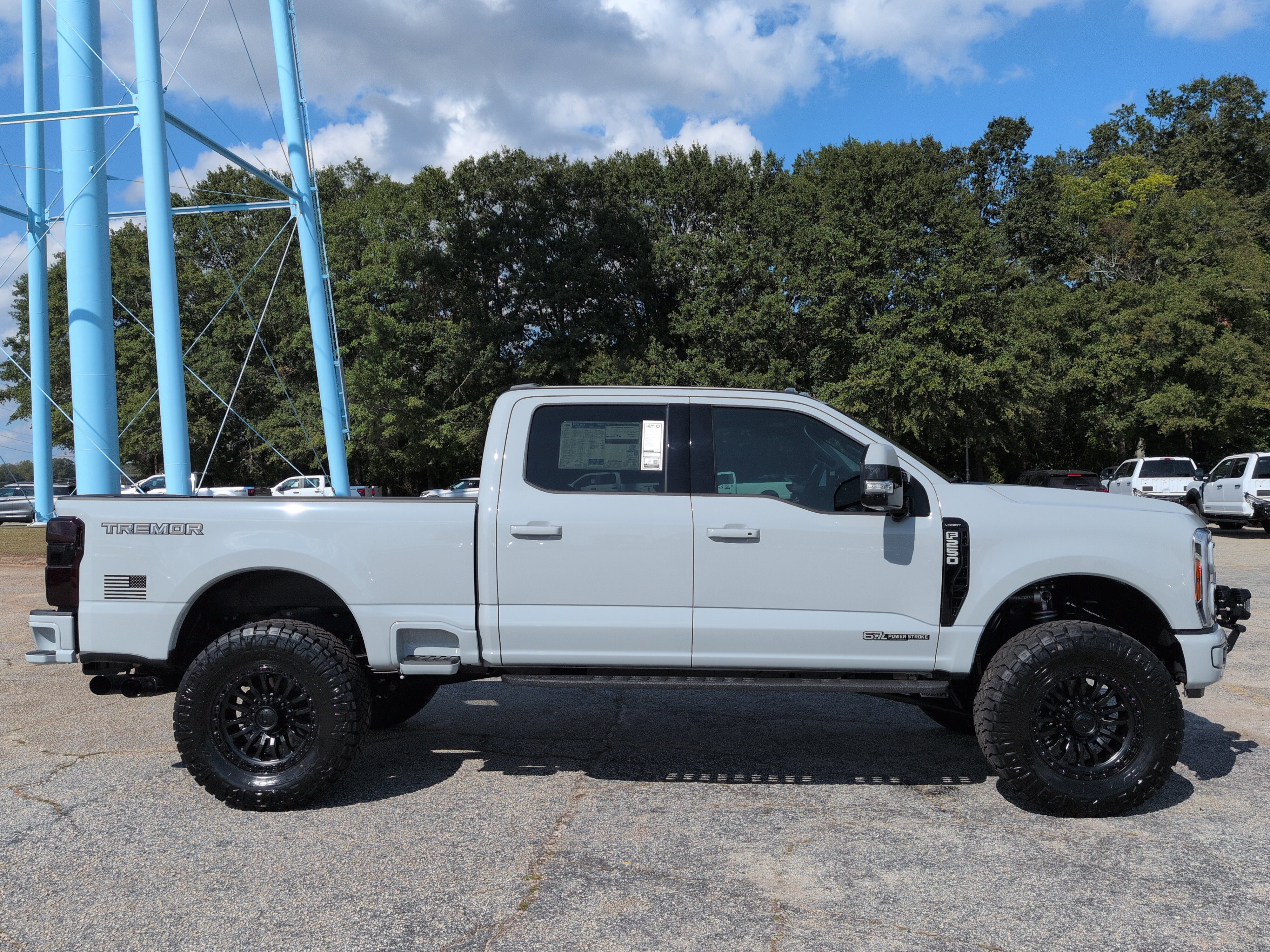 New 2026 Ford Super Duty F-250 SRW LARIAT TREMOR TRUCK