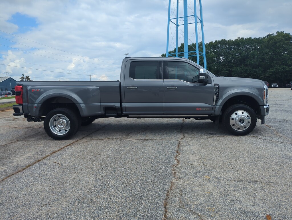 Certified 2025 Ford Superduty Incomplete Lariat DRW CREW CAB LONG BED TRUCK