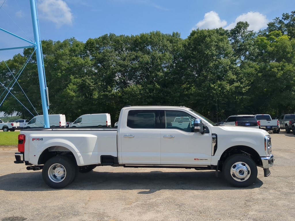 New 2026 Ford Super Duty F-350 DRW Lariat TRUCK