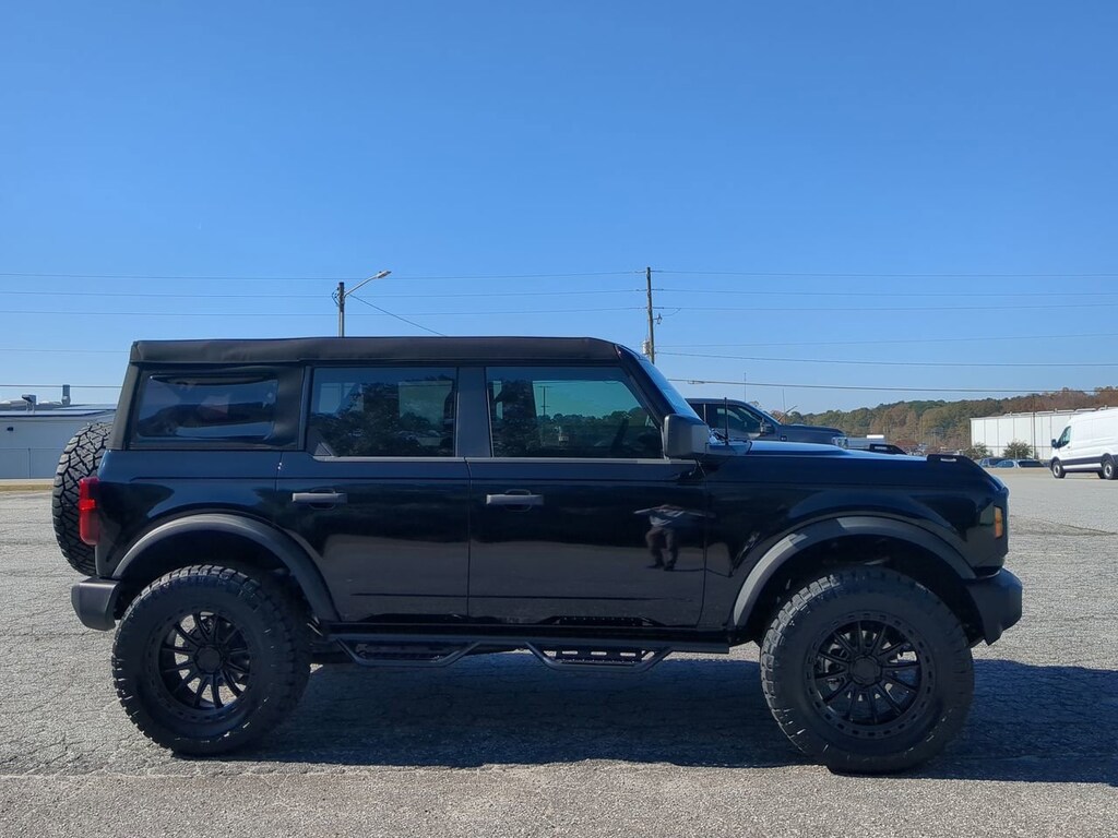 New 2025 Ford Bronco Base SUV