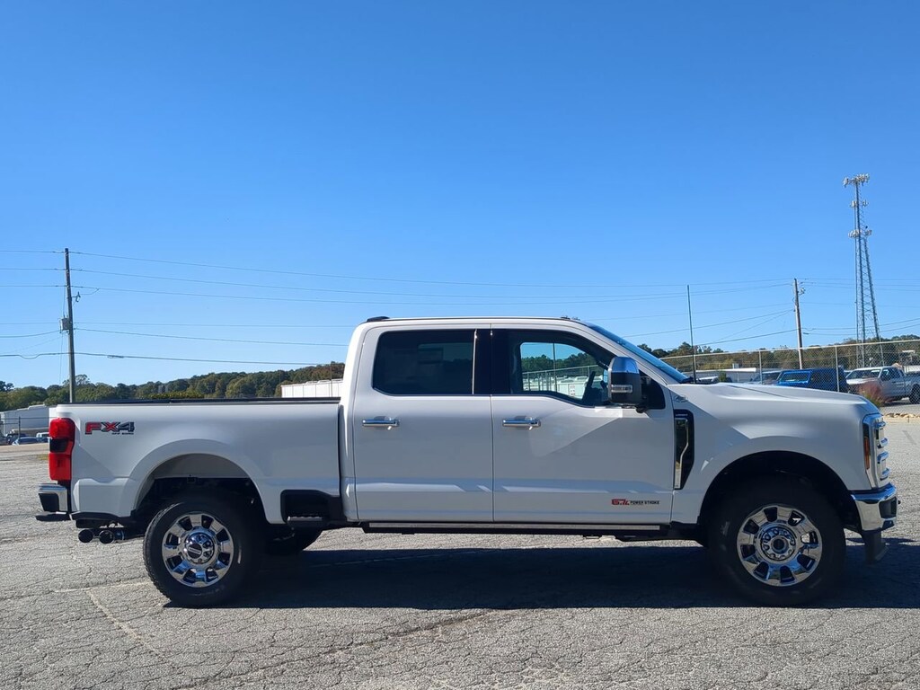 New 2026 Ford Super Duty F-350 SRW LARIAT TRUCK