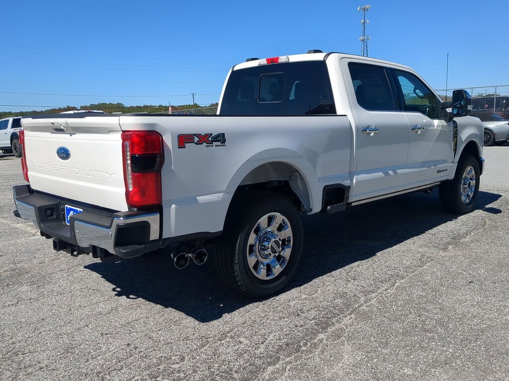 New 2026 Ford Super Duty F-350 SRW LARIAT TRUCK