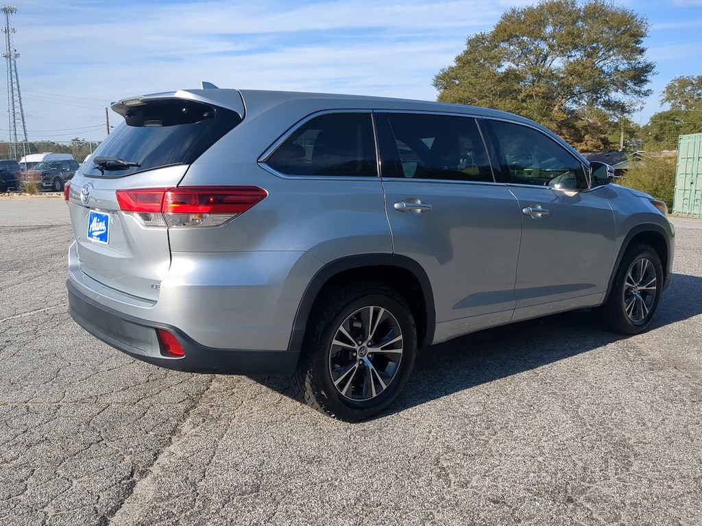 Used 2017 Toyota Highlander LE SUV