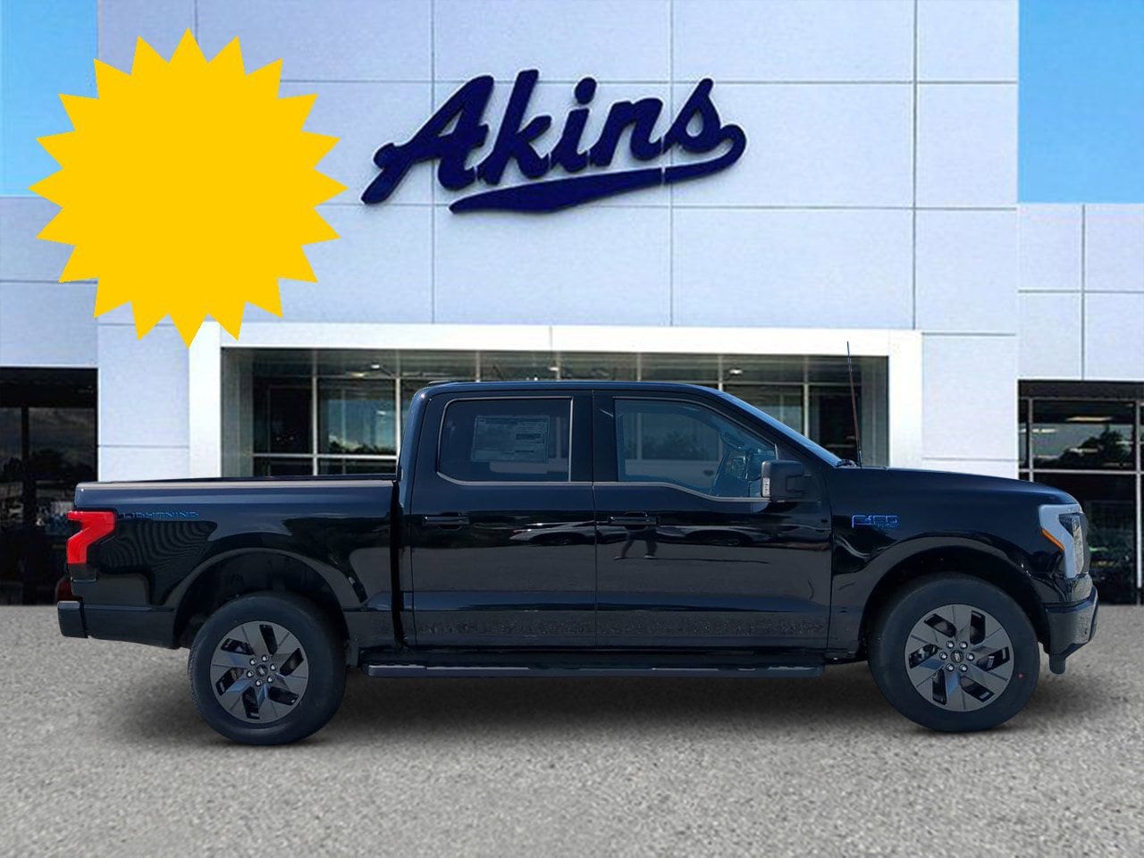 2025 Ford F-150 Lightning Flash's photo