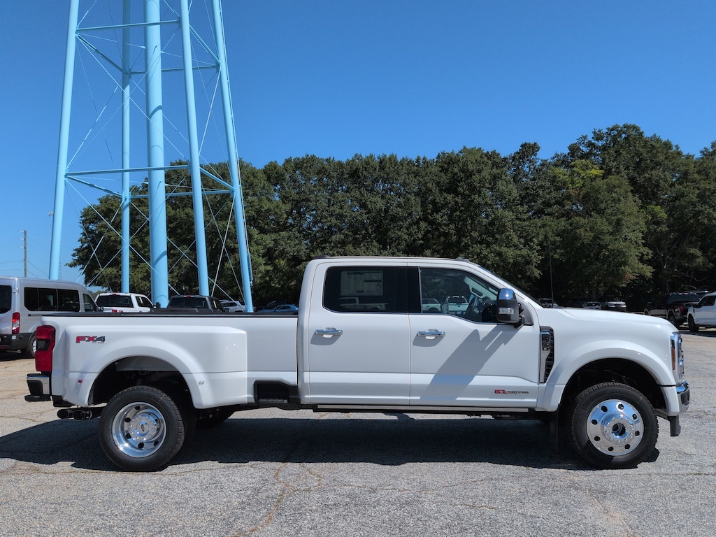 New 2026 Ford Super Duty F-450 DRW LARIAT TRUCK