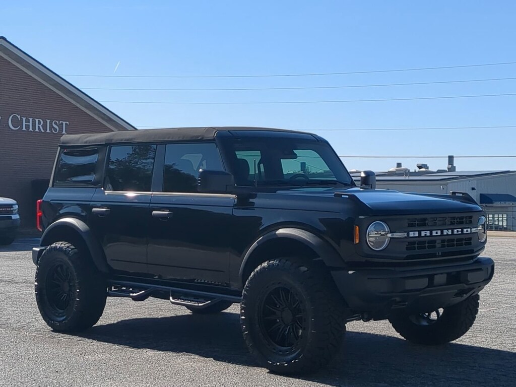 New 2025 Ford Bronco Base SUV
