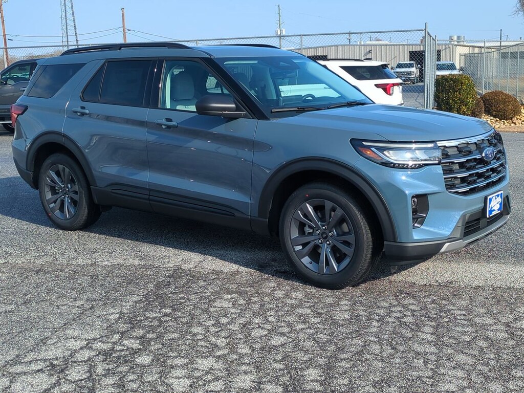 New 2026 Ford Explorer Active w/200A Pkg SUV