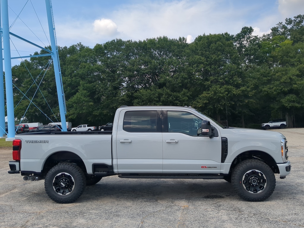 New 2026 Ford Super Duty F-250 SRW LARIAT TREMOR TRUCK