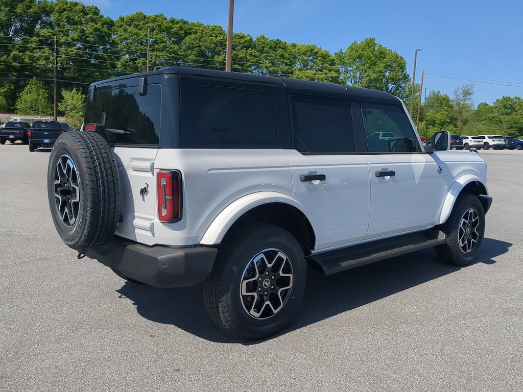 New 2026 Ford Bronco Outer Banks SUV