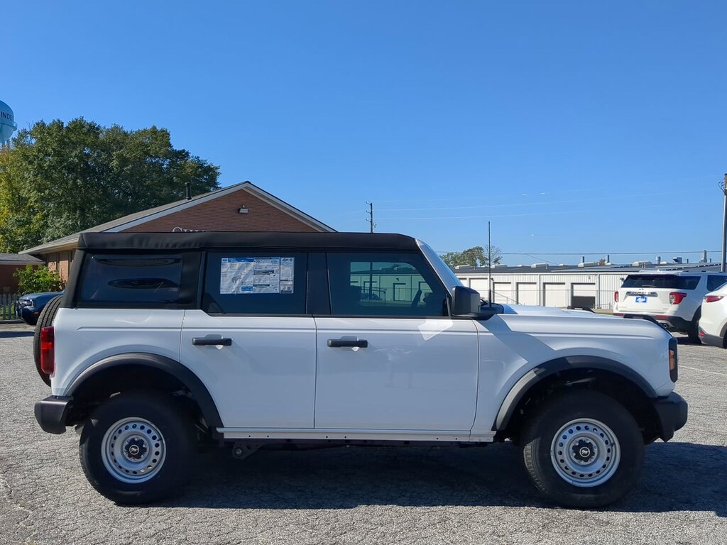 New 2025 Ford Bronco Base SUV