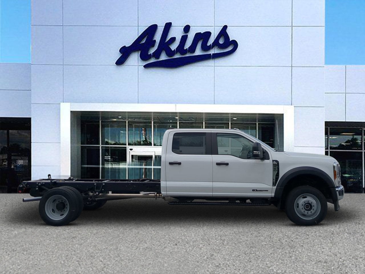 2026 Ford F-450 XL 4x4 Crew Cab 203-In DRW's photo