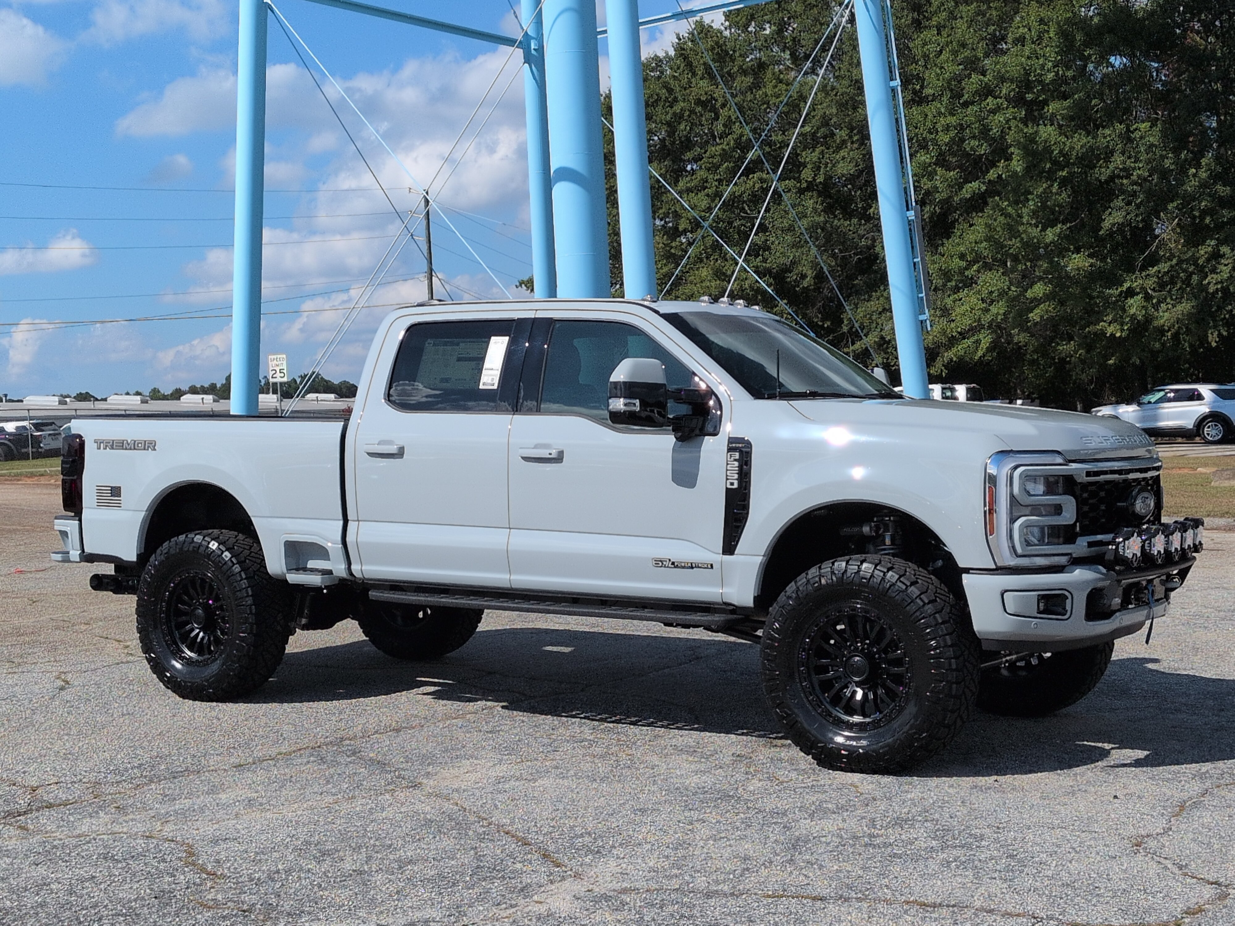 New 2026 Ford Super Duty F-250 SRW LARIAT TREMOR TRUCK