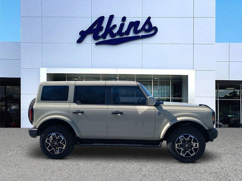 New 2026 Ford Bronco Outer Banks SUV
