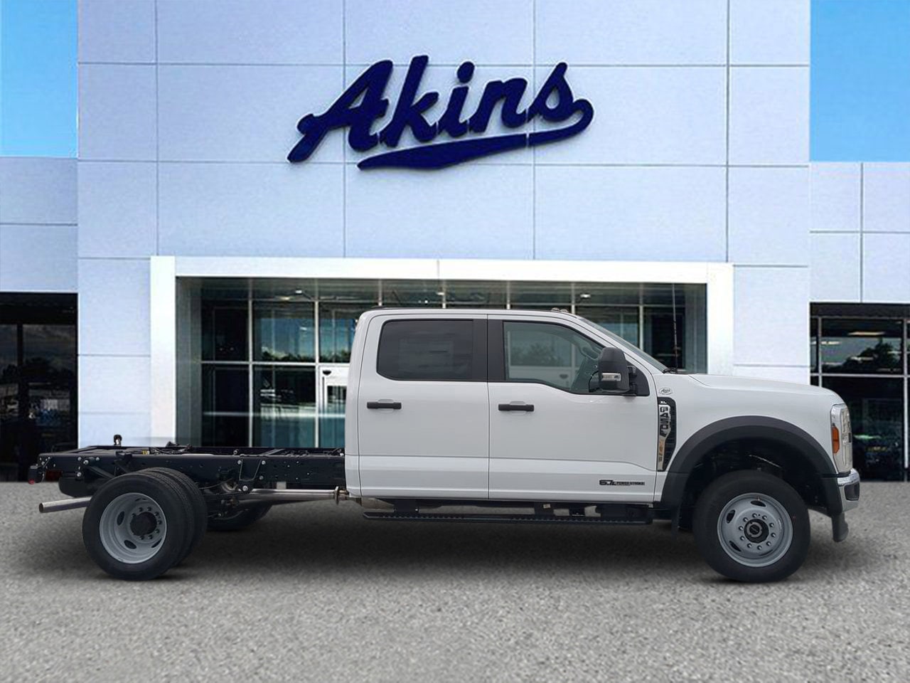 2026 Ford F-450 XL 4x4 Crew Cab 179-In DRW's photo