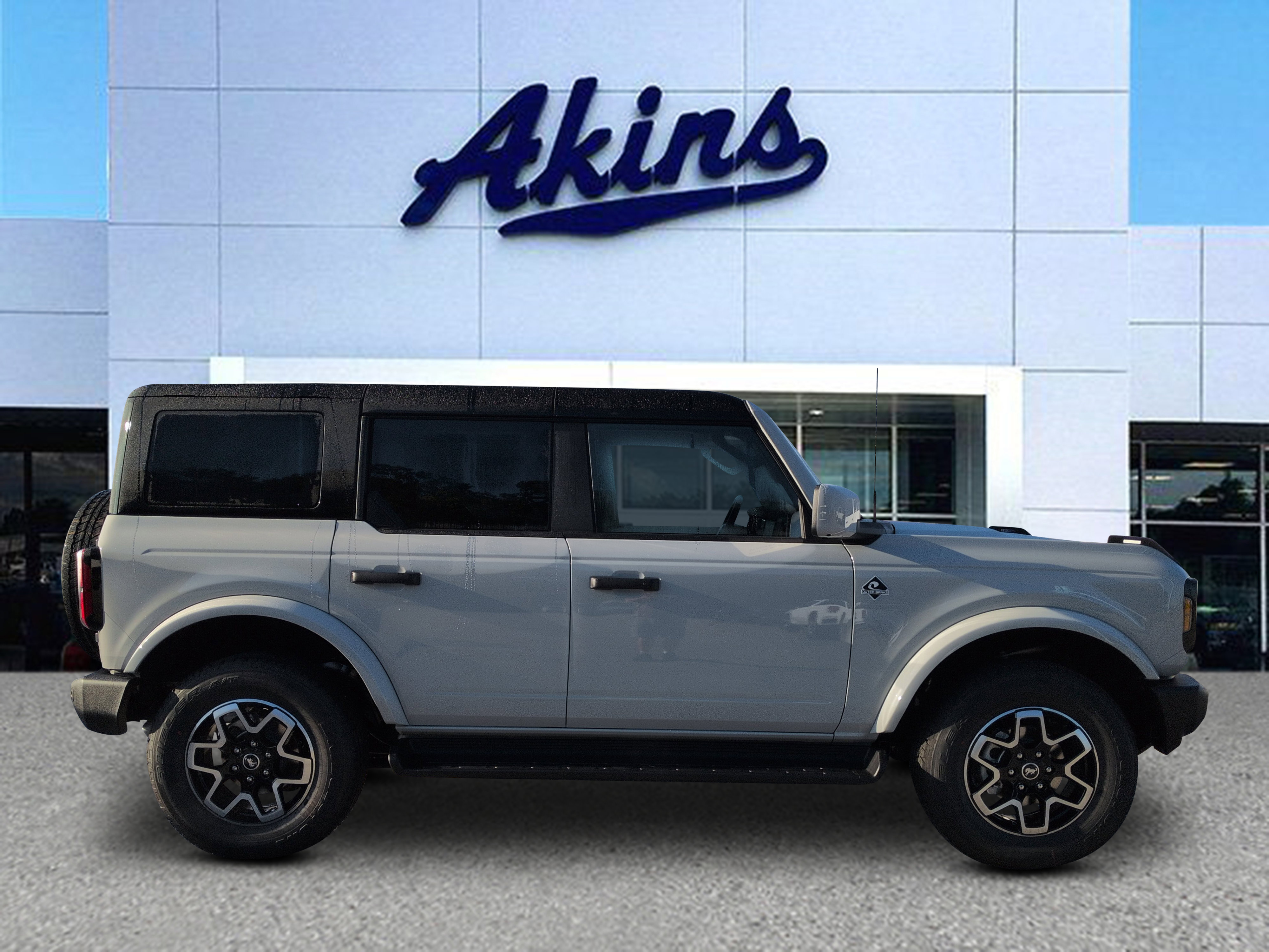 New 2026 Ford Bronco Outer Banks SUV