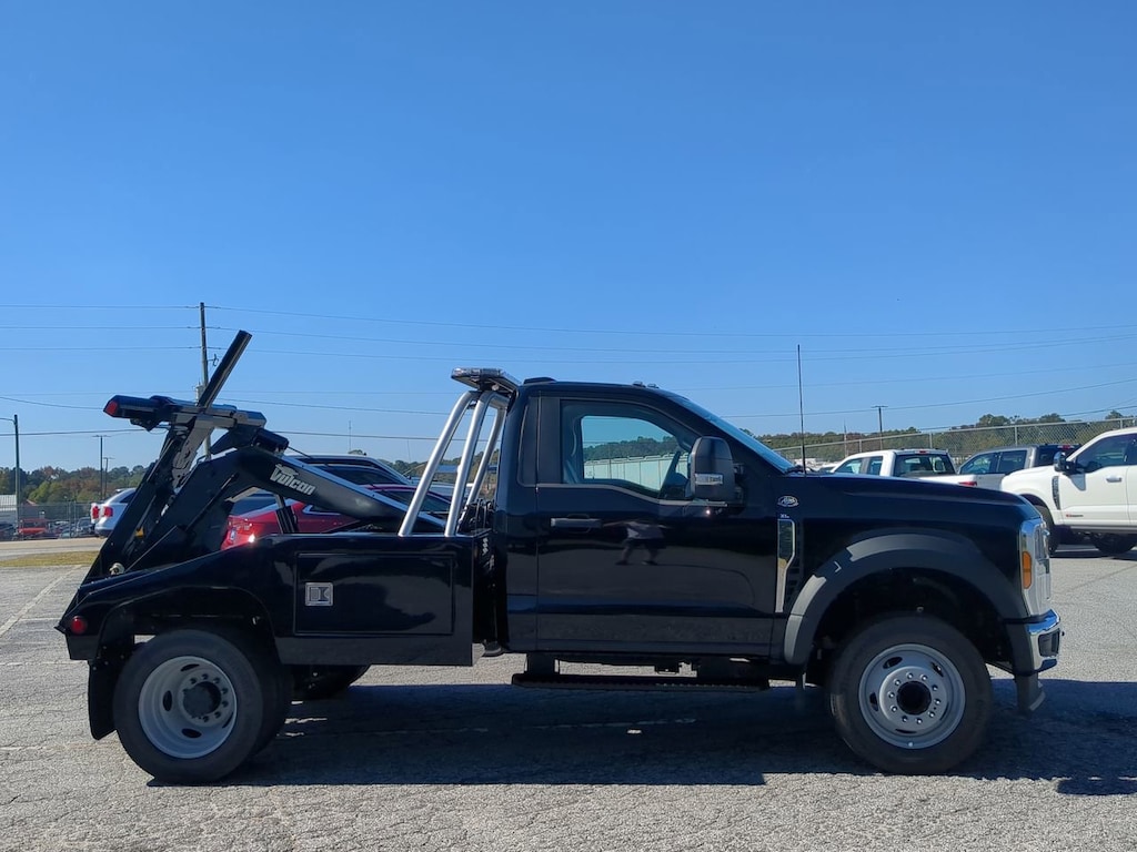 New 2025 Ford Super Duty F-450 DRW Wrecker TRUCK