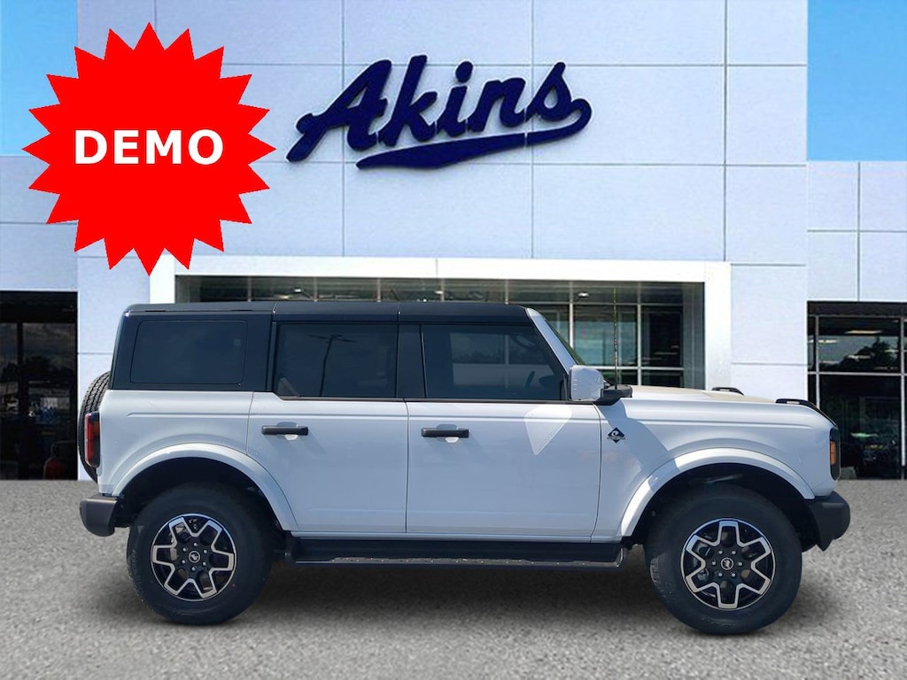 New 2026 Ford Bronco Outer Banks SUV