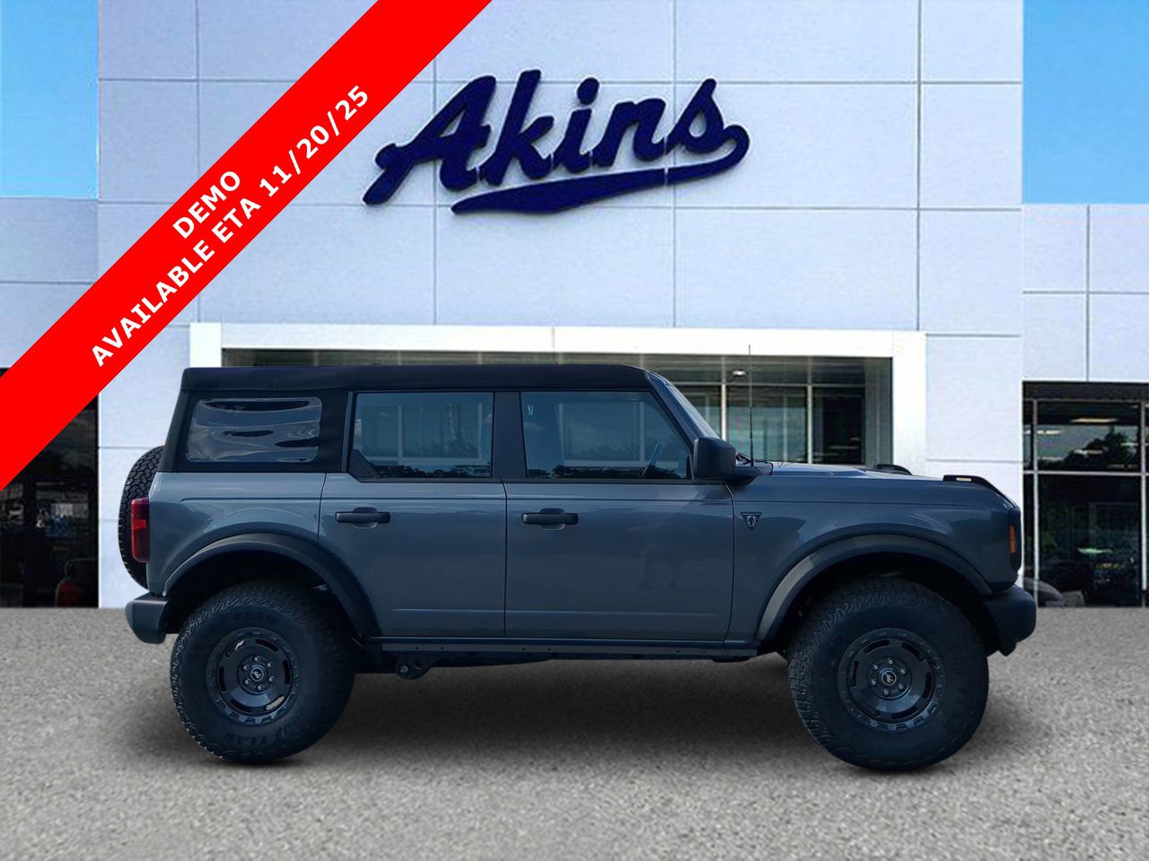 2025 Ford Bronco 4-Door Base's photo