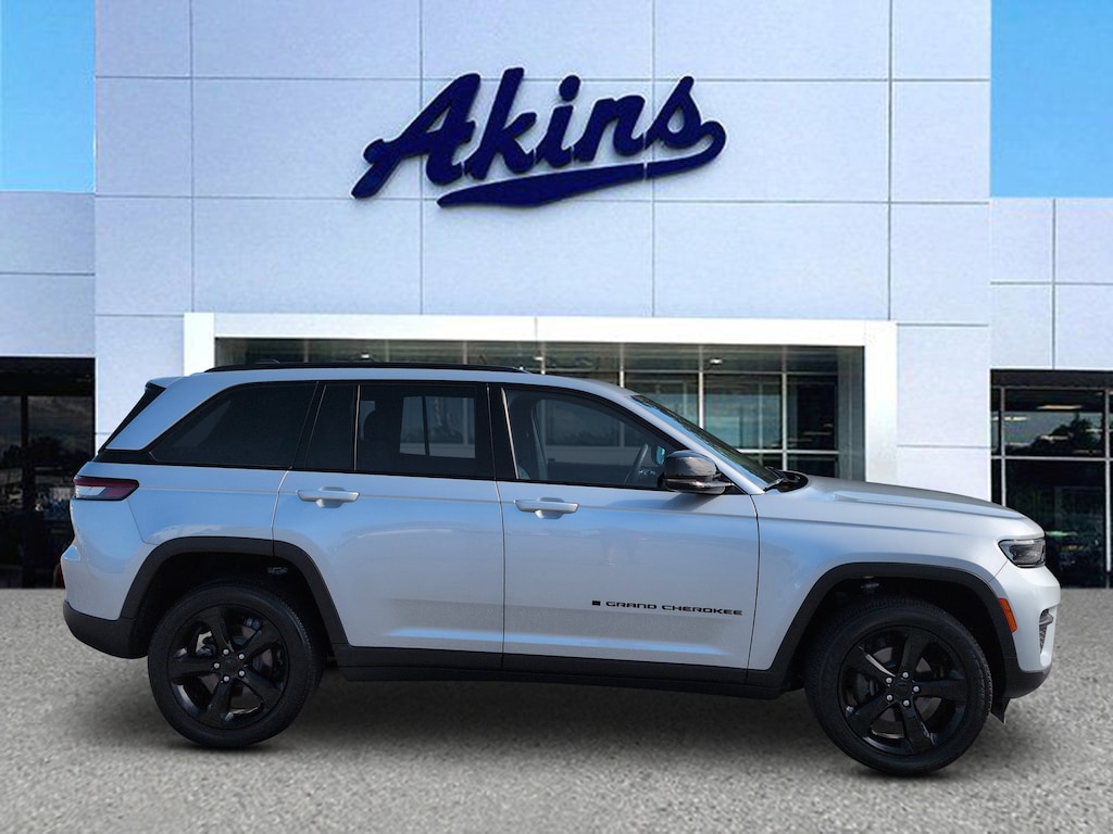 Used 2023 Jeep Grand Cherokee Laredo SUV