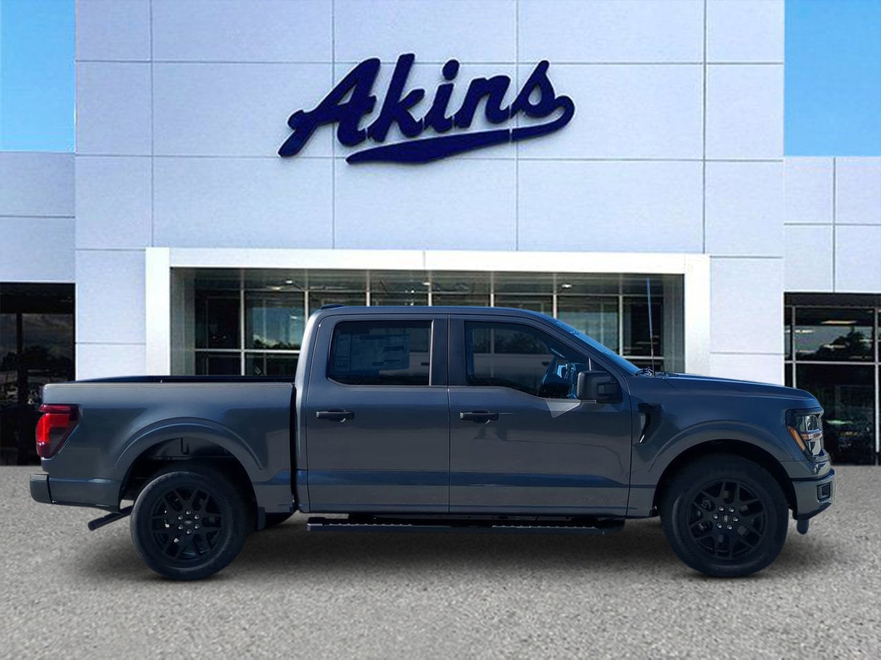 2025 Ford F-150 STX's photo