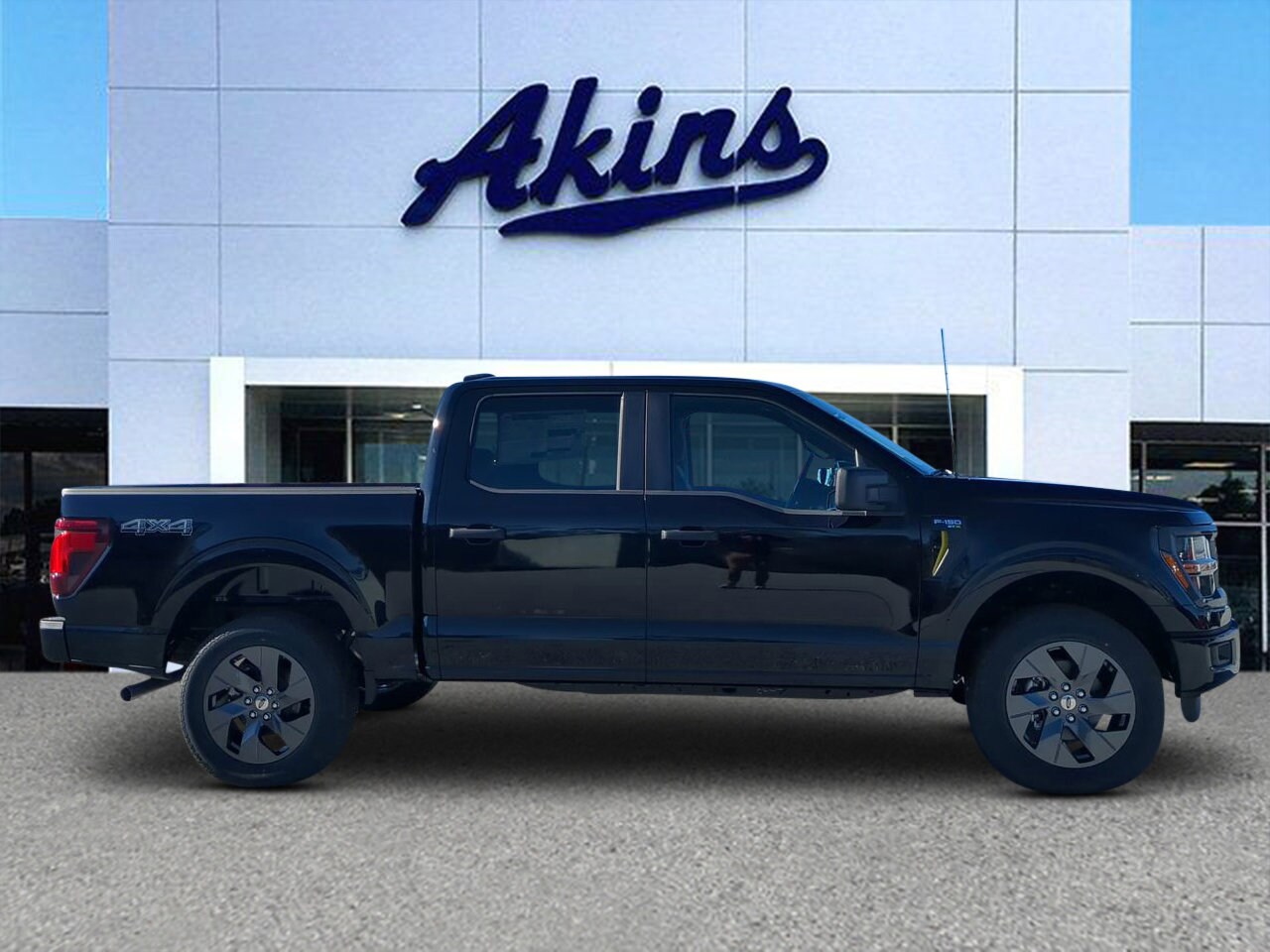 2025 Ford F-150 STX's photo