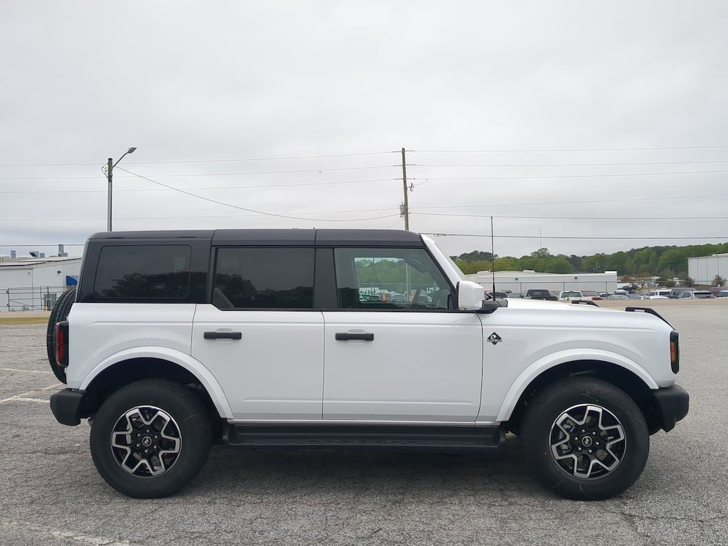 New 2026 Ford Bronco Outer Banks SUV