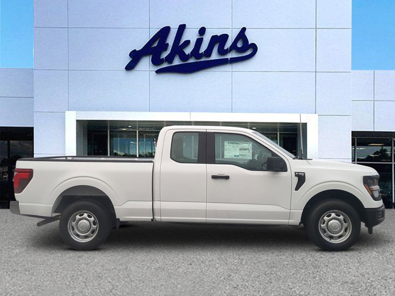 2025 Ford F-150 XL's photo