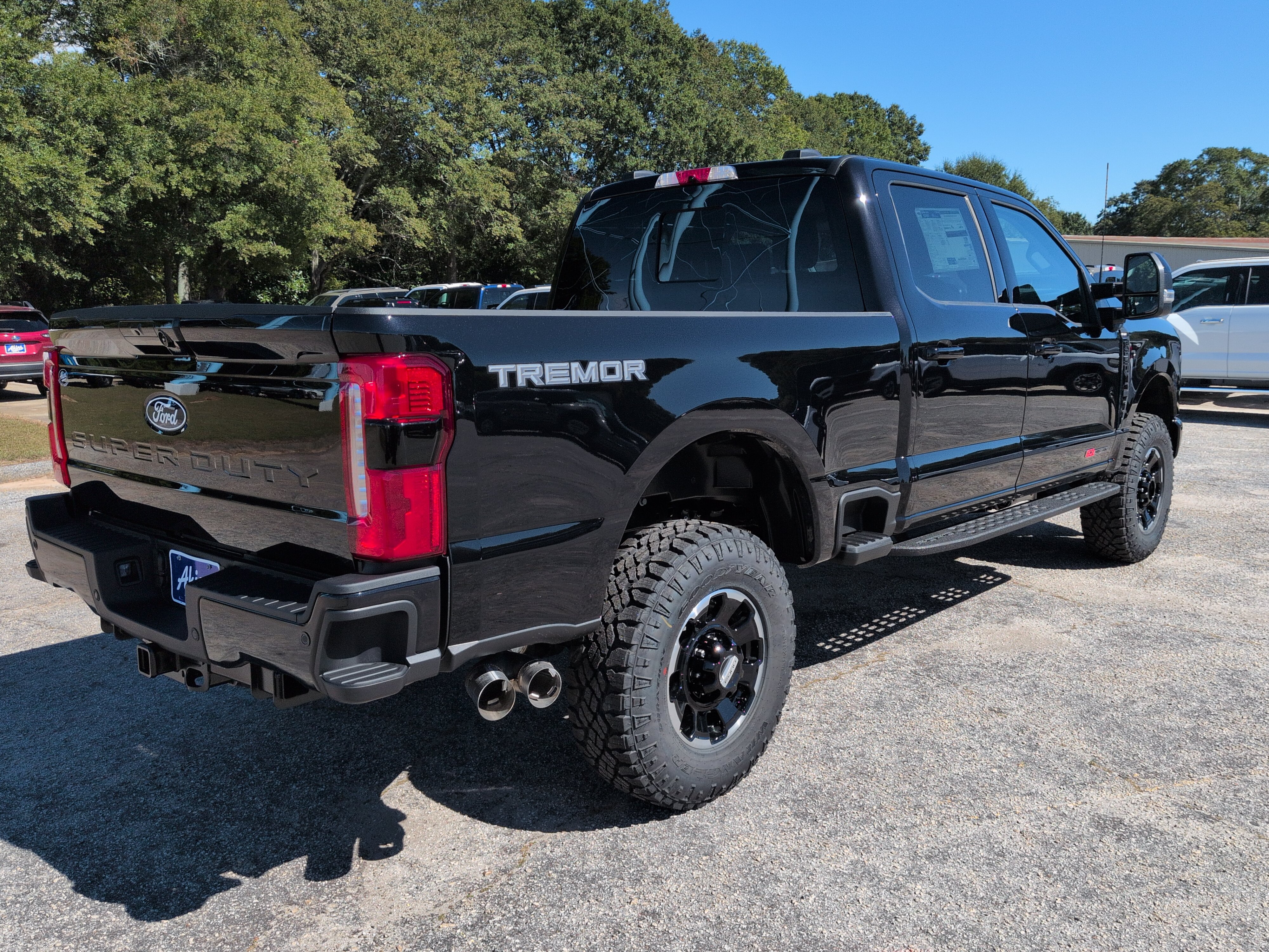 New 2027 Ford Super Duty F-250 SRW LARIAT TRUCK