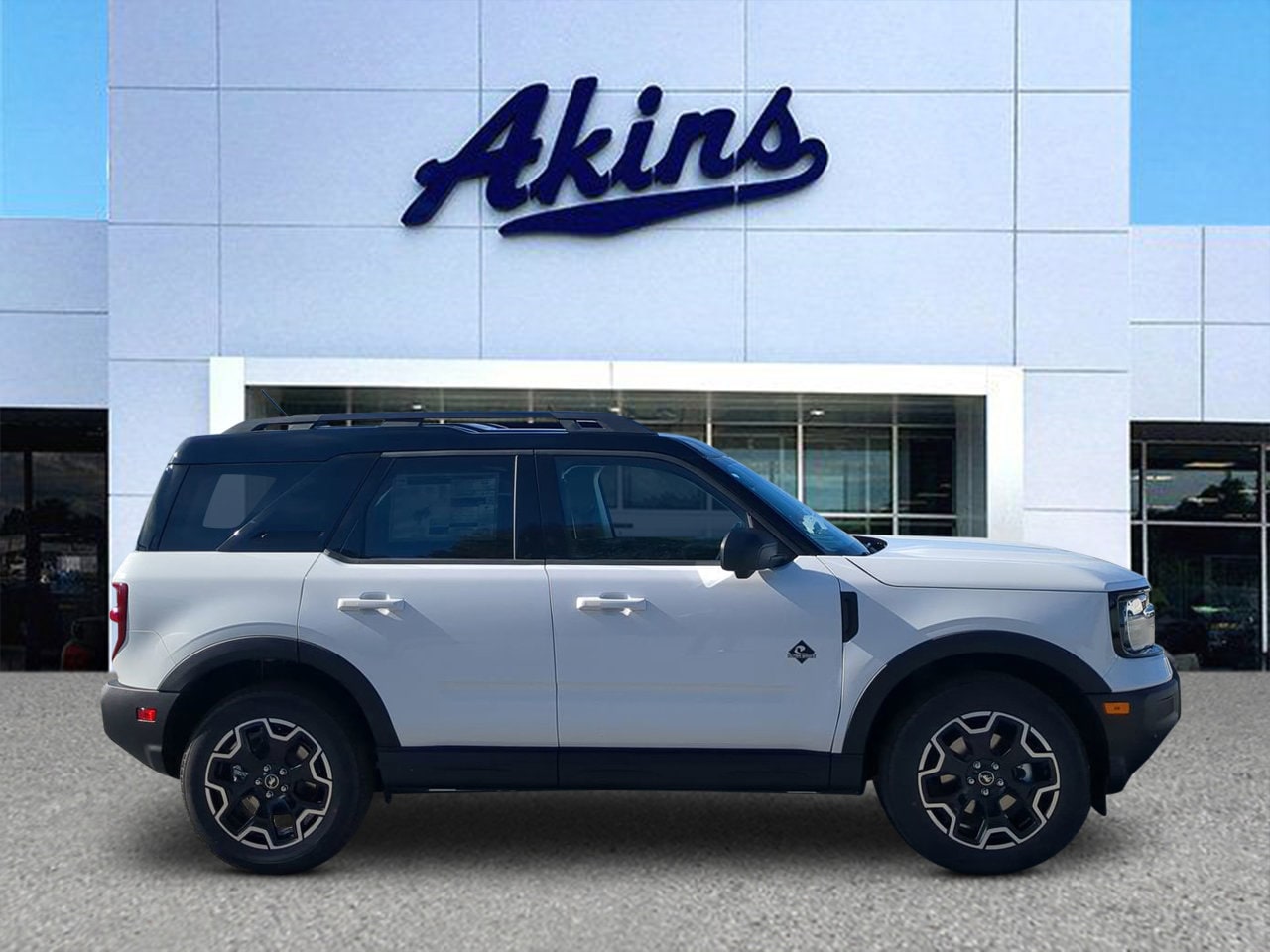 2025 Ford Bronco Sport Outer Banks's photo