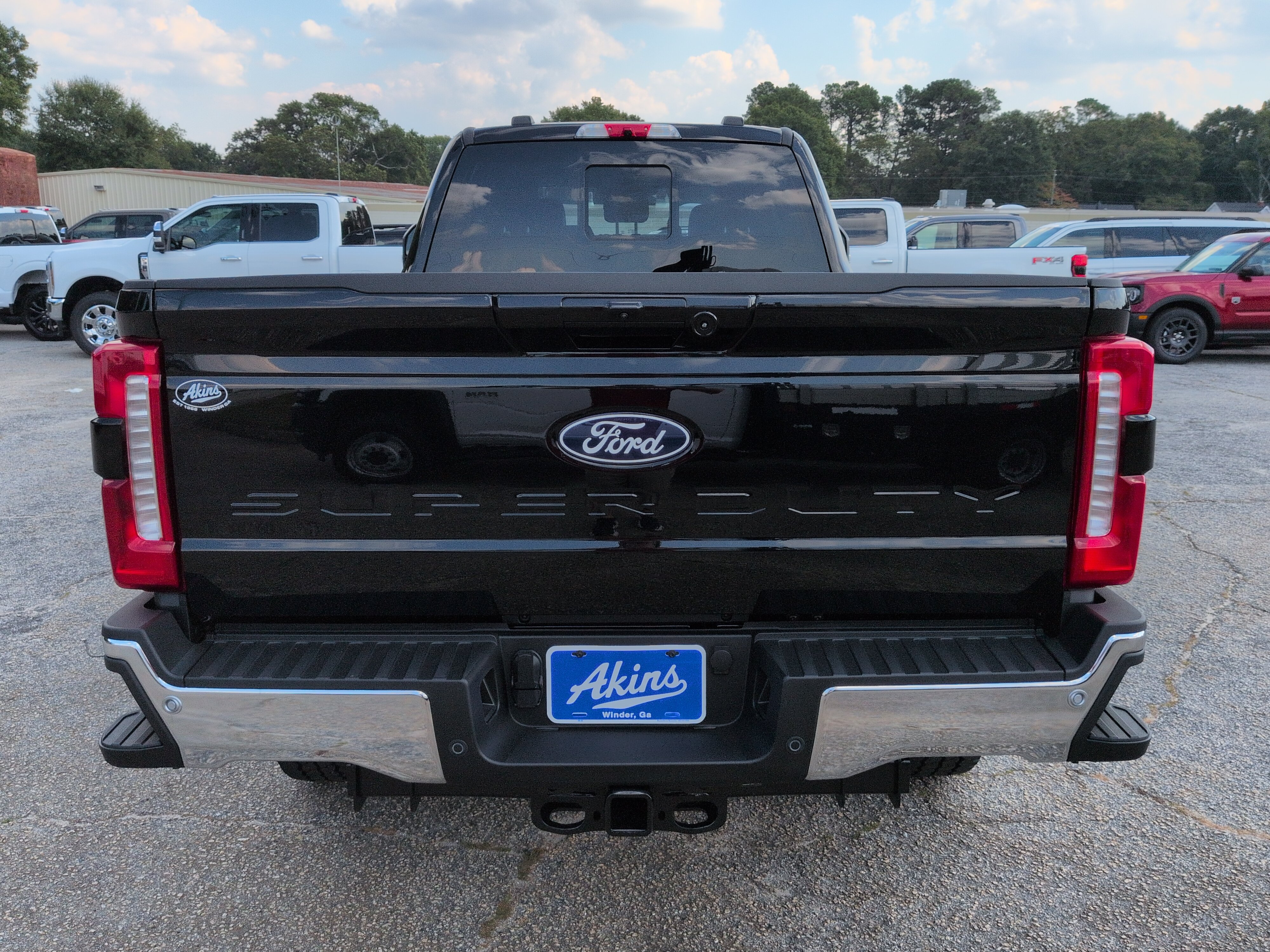 New 2027 Ford Super Duty F-350 SRW LARIAT TRUCK
