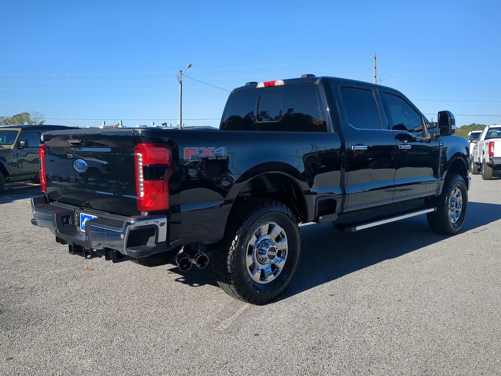 Used 2023 Ford F-250 Lariat Crew Cab Truck