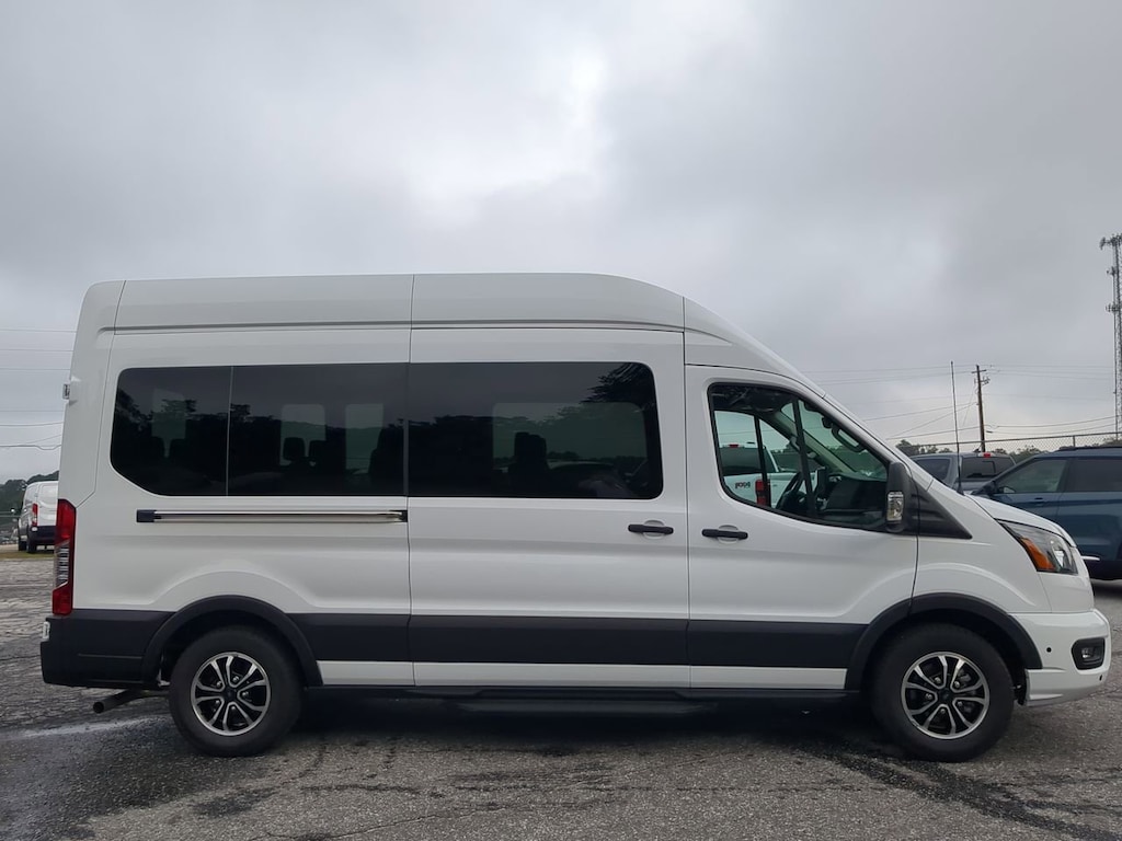 New 2024 Ford Transit 15 Passenger Wagon XLT VAN