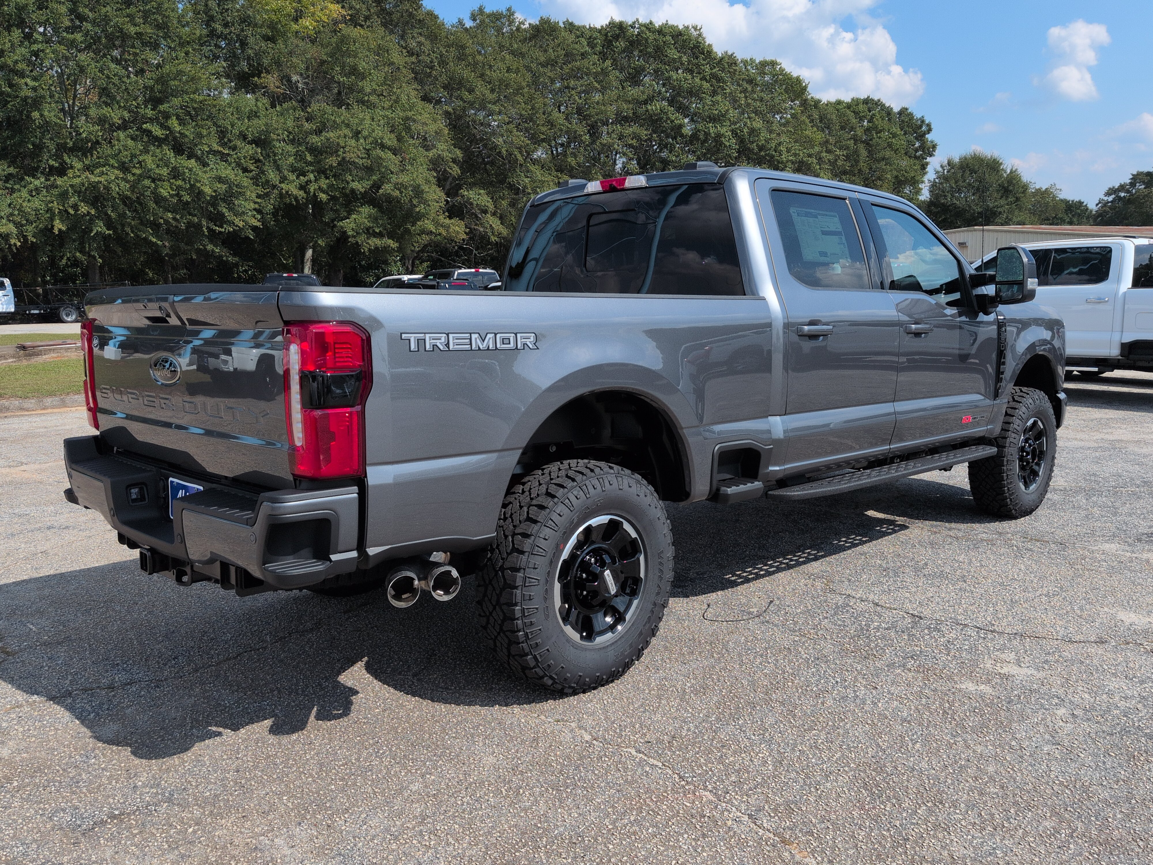 New 2027 Ford Super Duty F-250 SRW LARIAT TRUCK