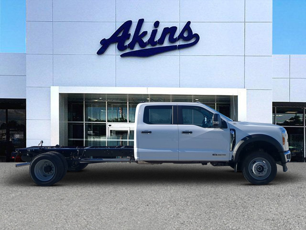 2026 Ford F-550 Super Duty Chassis Cab XL's photo