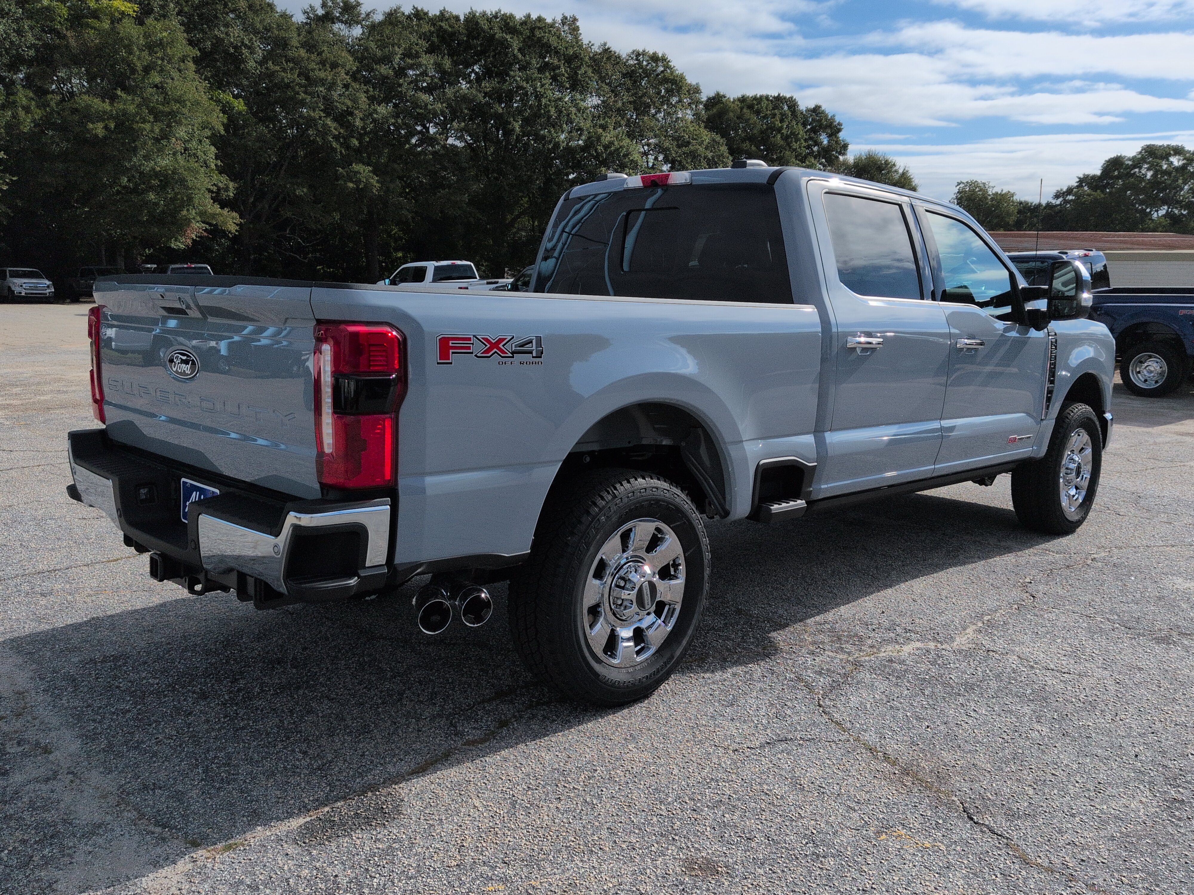 New 2027 Ford Super Duty F-250 SRW LARIAT TRUCK