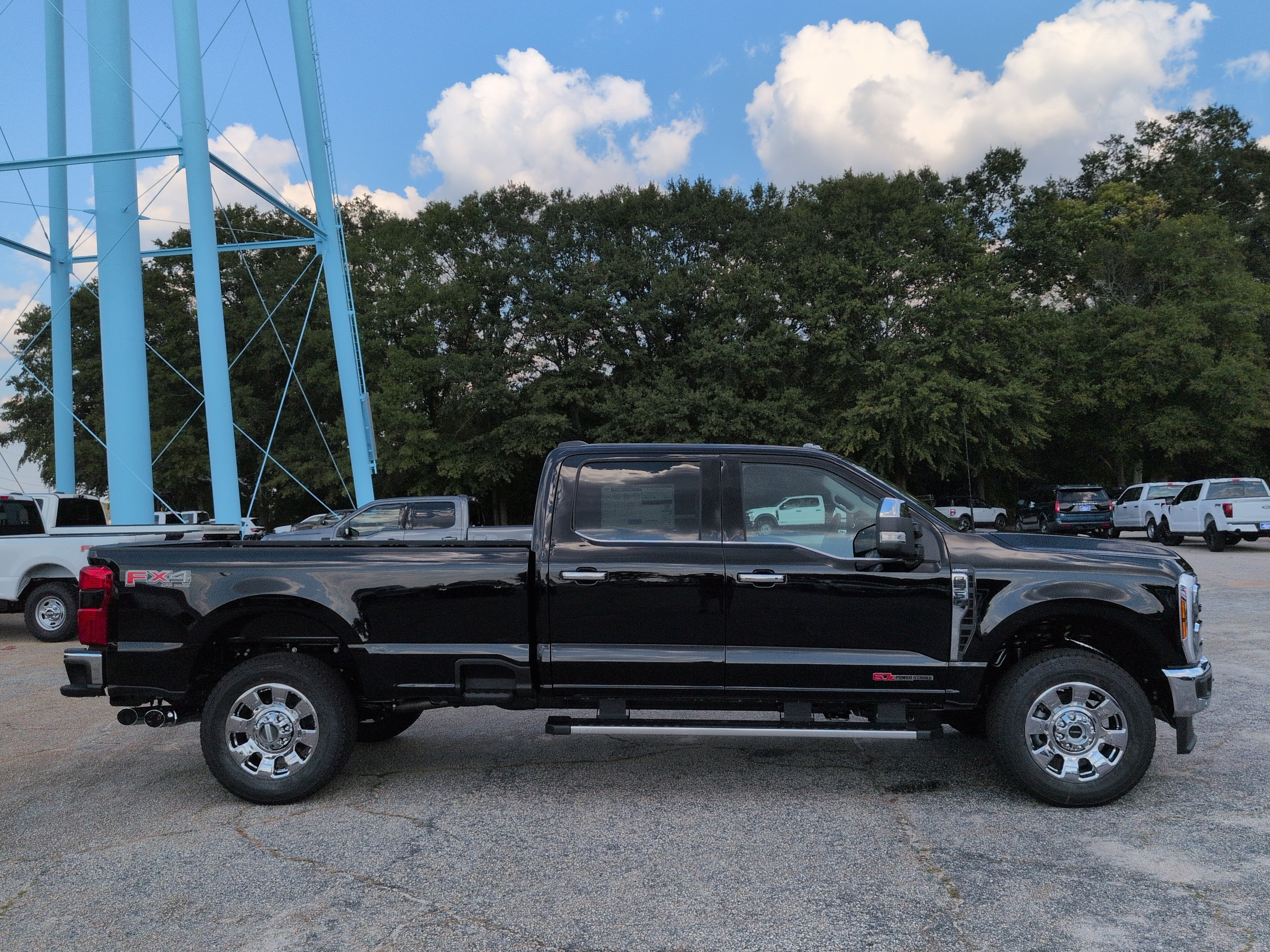 New 2027 Ford Super Duty F-350 SRW LARIAT TRUCK